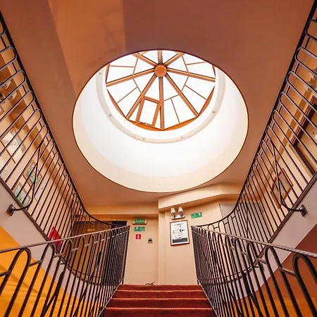 Na Rogatce מלון דירות 3*