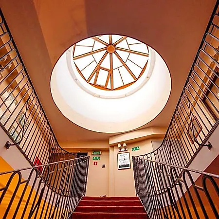 Hotel apartamentowy Na Rogatce 3*